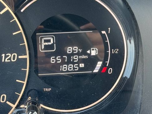 Used 2016 Nissan Versa Note SV FWD image 18