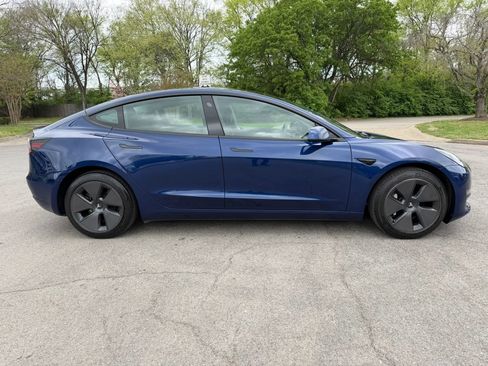 Used 2023 Tesla Model 3 Standard Range RWD image 5
