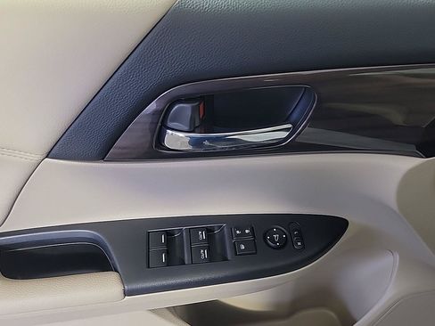 Certified 2017 Honda Accord EX image 36