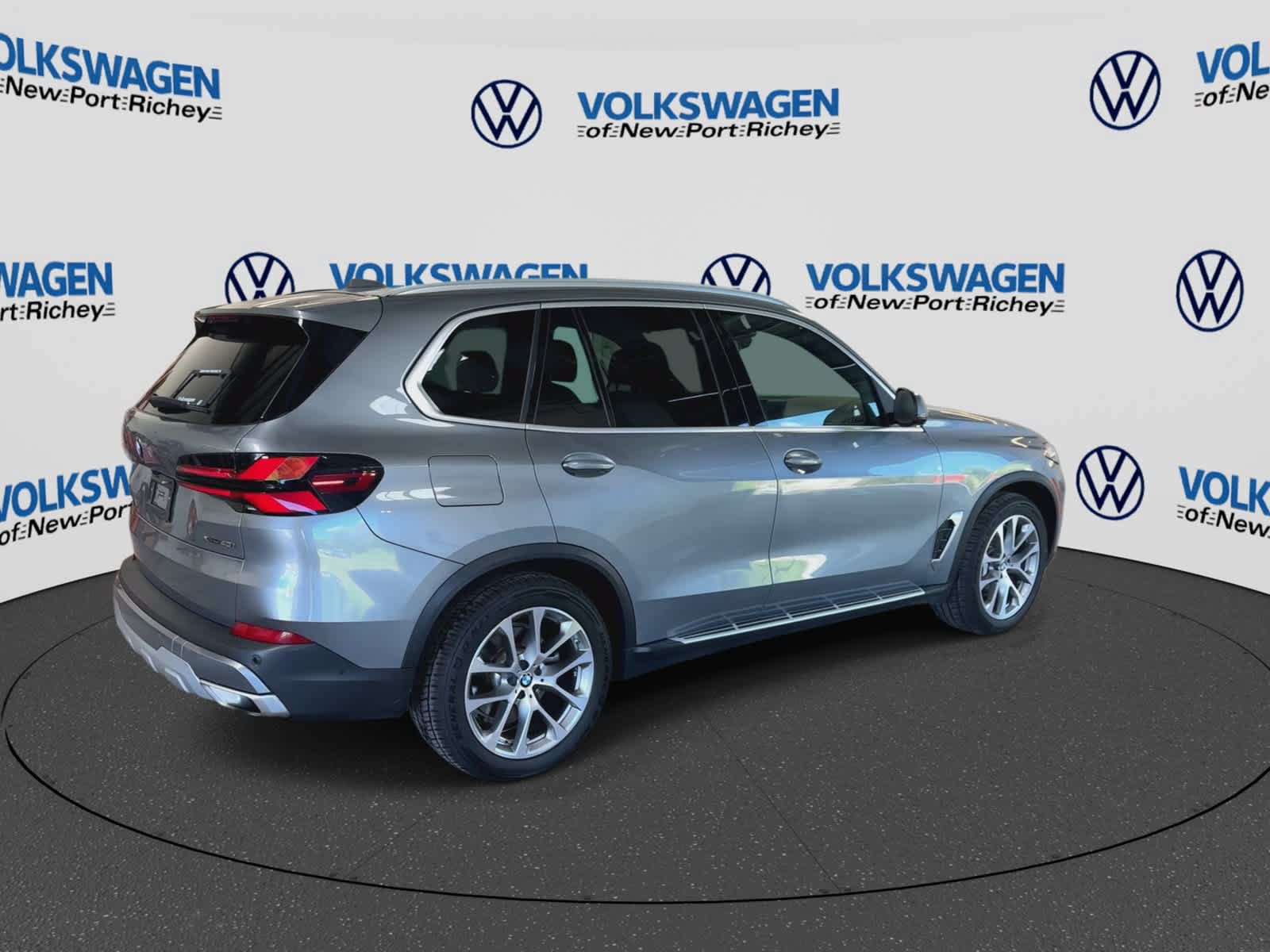 Used 2024 BMW X5 xDrive40i AWD/4WD image 8