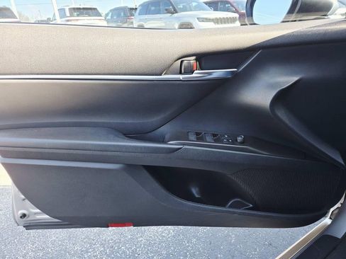 Used 2021 Toyota Camry SE image 31