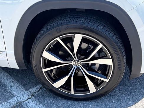 Used 2024 Volkswagen Atlas SEL Premium R-Line AWD/4WD image 11