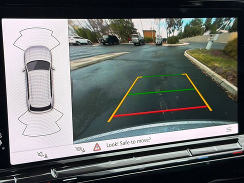 Used 2024 Volkswagen Atlas Cross Sport SE image 19