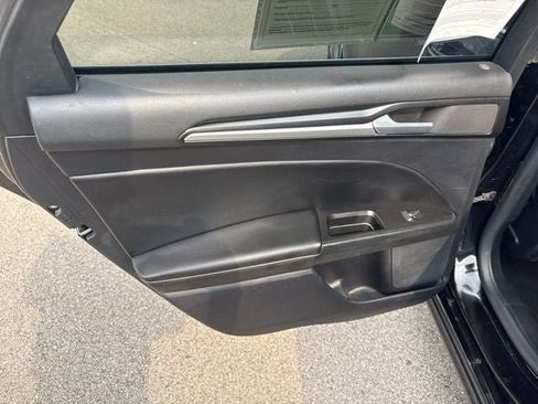 Used 2020 Ford Fusion Titanium FWD image 19