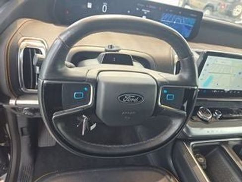 Used 2025 Ford Expedition Tremor AWD/4WD image 13