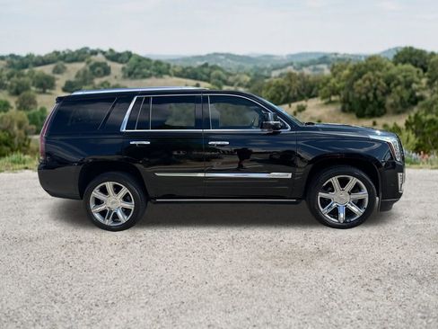 Used 2017 Cadillac Escalade Premium Luxury RWD image 11