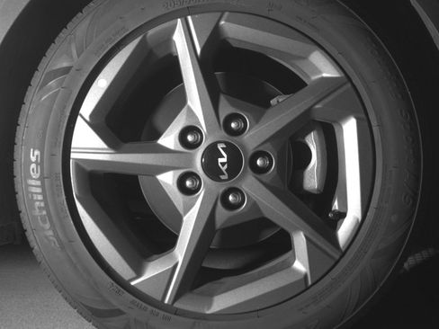 Used 2025 Kia K4 LXS FWD image 12