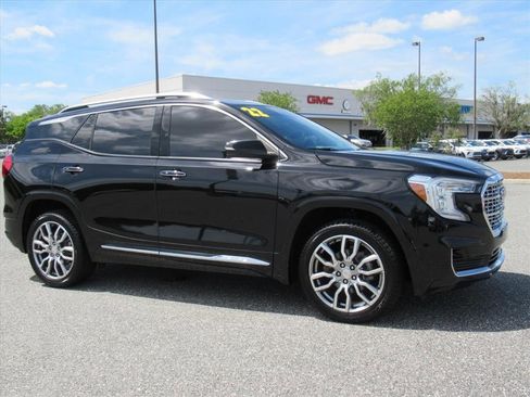 Used 2022 GMC Terrain Denali w/ LPO, Floor Liner Package AWD/4WD image 2