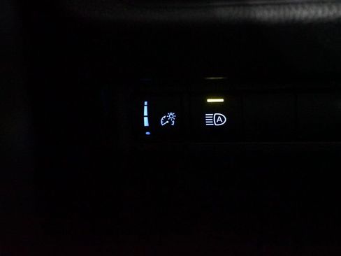 Used 2019 Toyota RAV4 XLE Premium FWD image 23