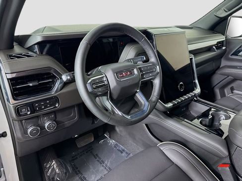 Used 2026 GMC Yukon Elevation RWD image 9