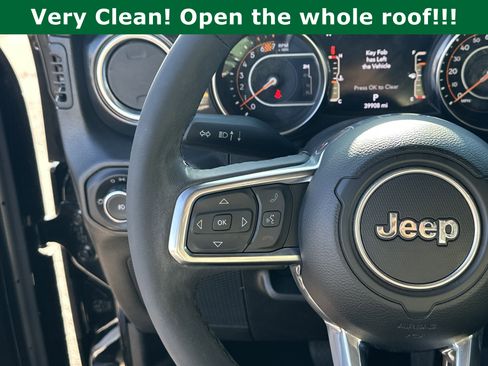 Used 2023 Jeep Wrangler Unlimited Sahara image 28