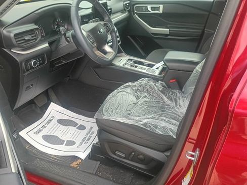 Used 2023 Ford Explorer XLT RWD image 44