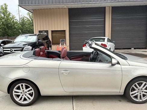 Used 2009 Volkswagen Eos Lux FWD image 12