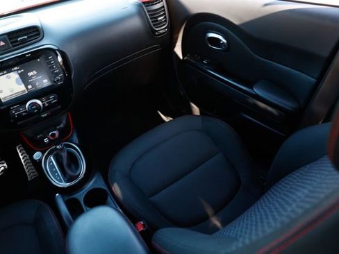 Used 2019 Kia Soul + image 27