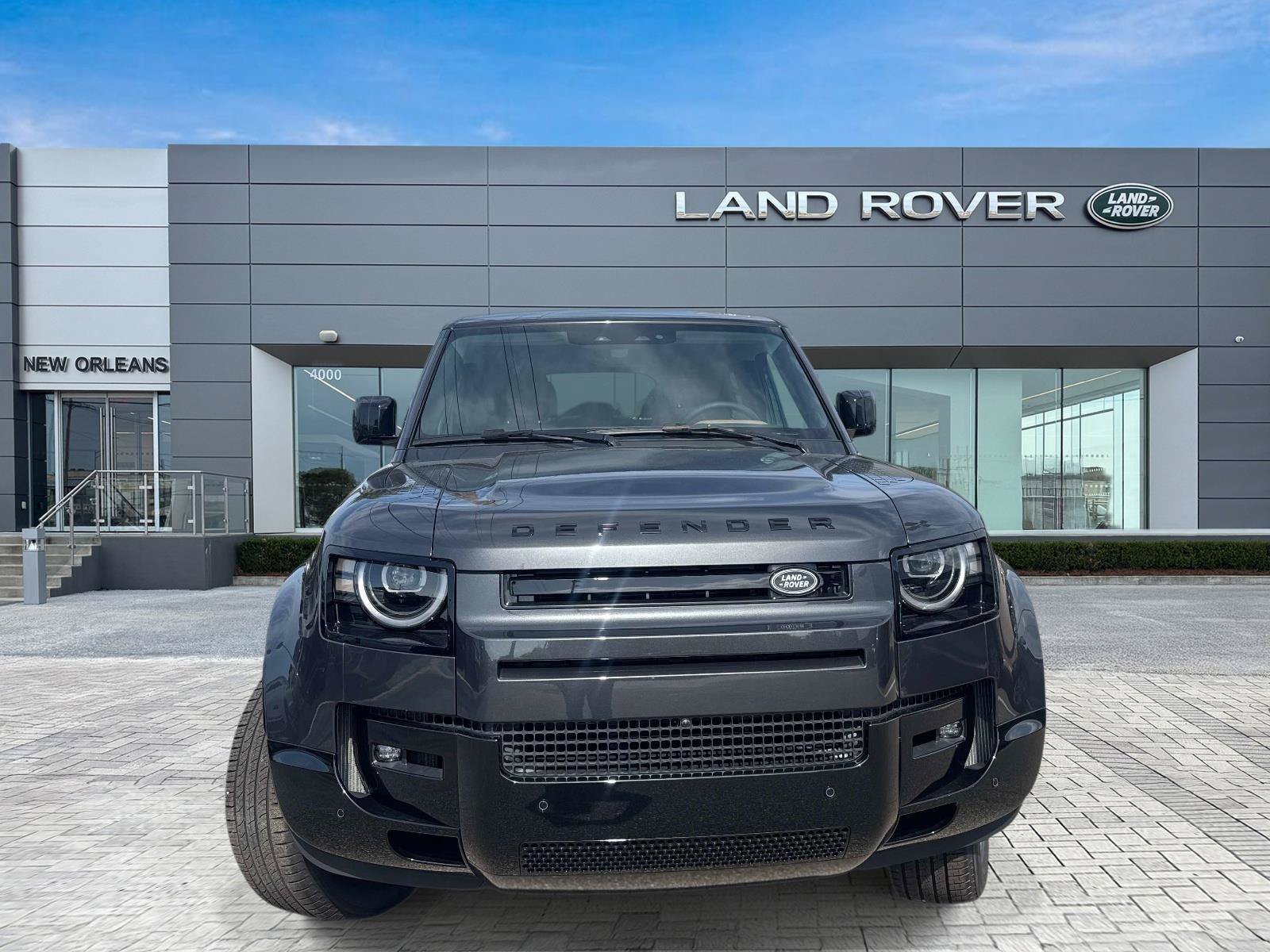 New 2026 Land Rover Defender 130 X-Dynamic SE AWD/4WD image 4