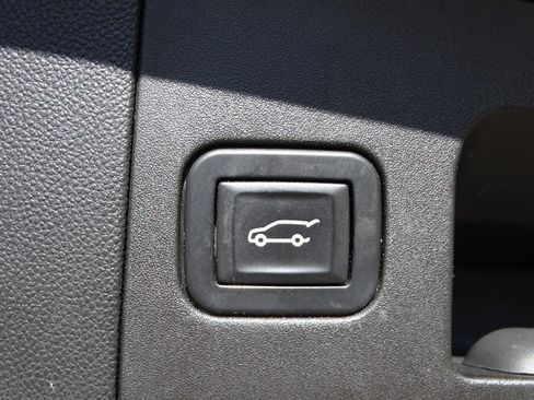 Used 2017 Cadillac XT5 Luxury image 39