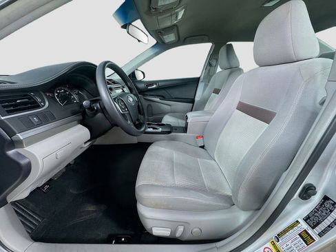 Used 2012 Toyota Camry LE FWD image 22