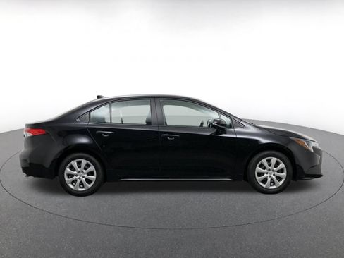 Used 2025 Toyota Corolla LE FWD image 10