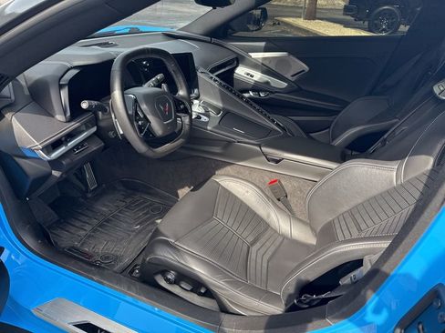 Used 2022 Chevrolet Corvette Stingray Preferred Cpe w/ Z51 Performance Package RWD image 6