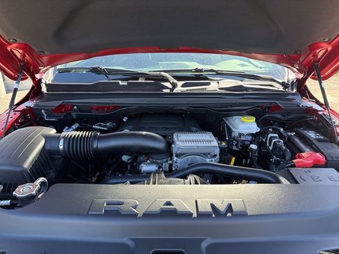 New 2026 RAM 1500 4x4 Crew Cab image 32
