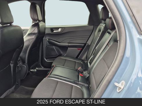 Used 2025 Ford Escape ST-Line AWD/4WD image 16