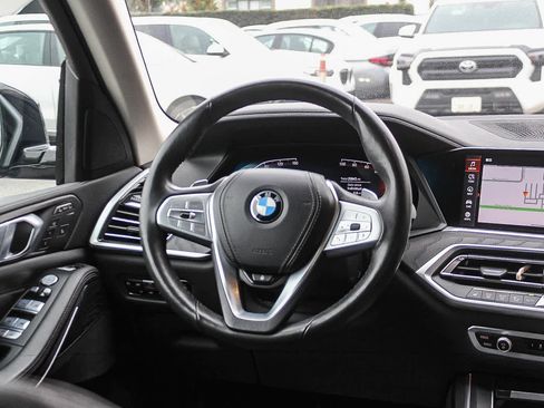 Used 2022 BMW X7 xDrive40i w/ Premium Package AWD/4WD image 13