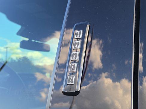 Used 2022 Ford F150 Lariat w/ Equipment Group 502A High image 14