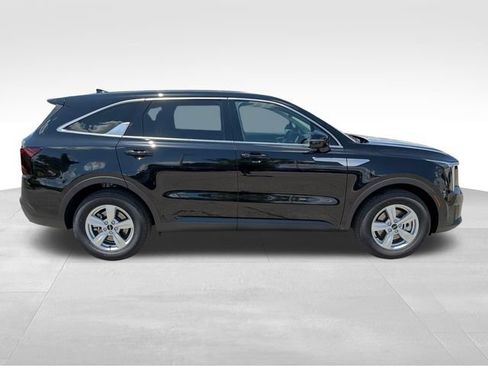 New 2026 Kia Sorento LX FWD image 8