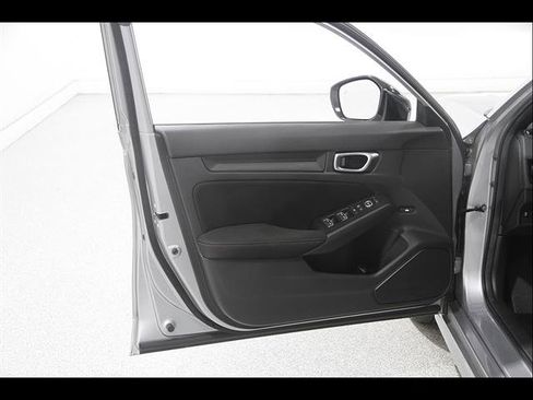 Used 2025 Honda Civic Sport image 4