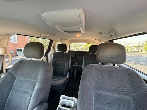 Used 2016 Dodge Grand Caravan SXT w/ UConnect Hands-Free Group FWD image 15
