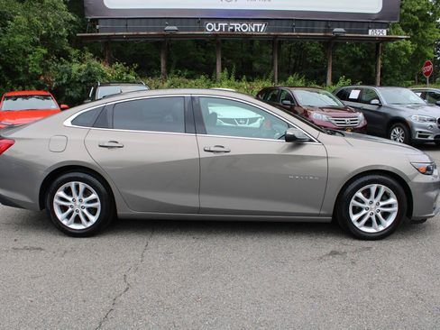 Used 2017 Chevrolet Malibu LT w/ Leather Package FWD image 6