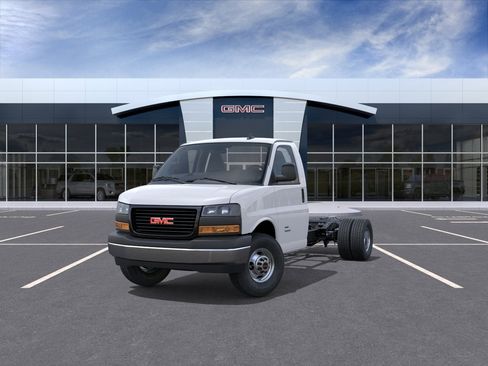 New 2026 GMC Savana 3500 w/ Power Convenience Package image 8