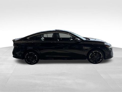 New 2026 Nissan Sentra SR w/ SR Premium Package FWD image 10