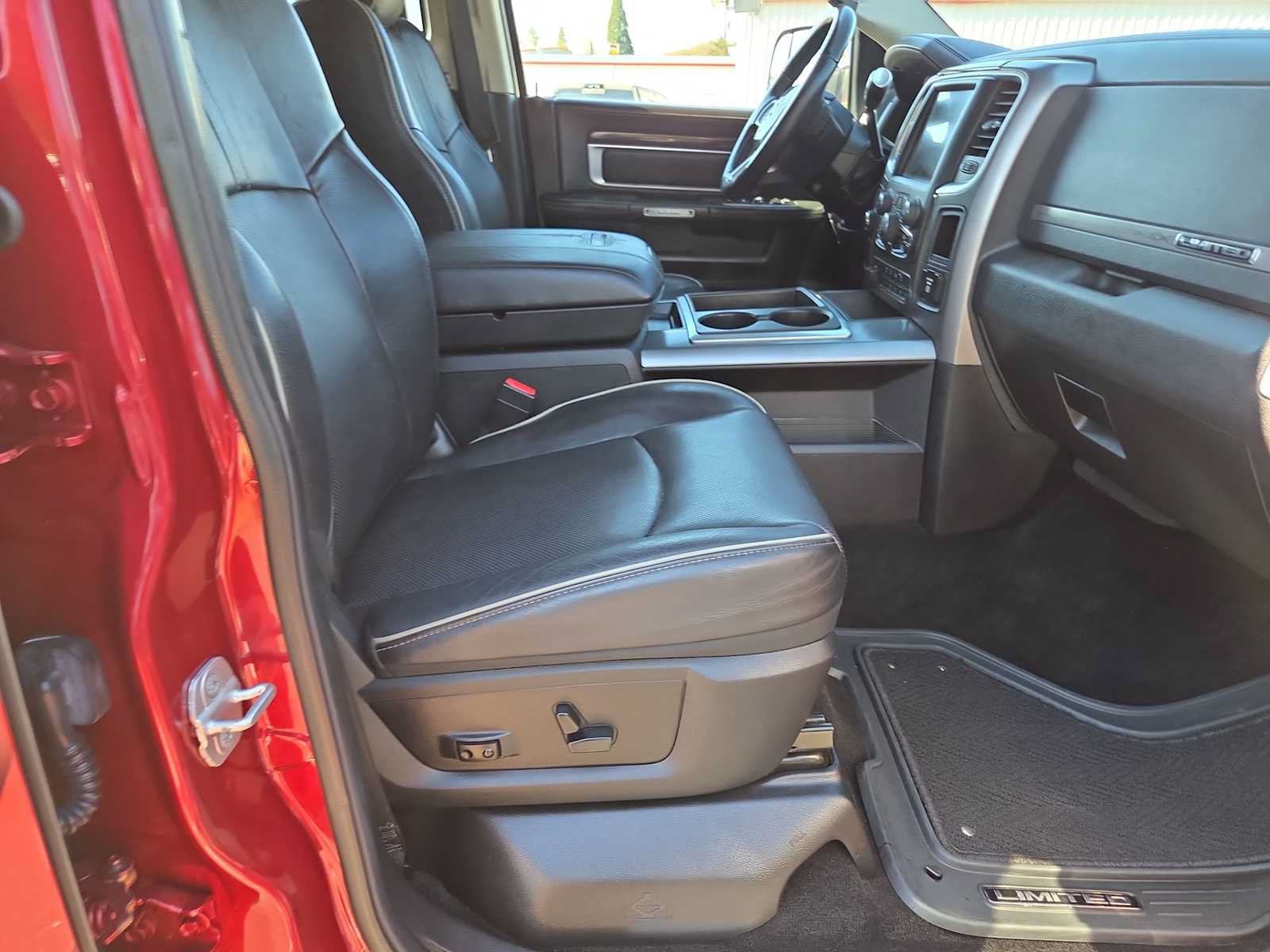 Used 2014 RAM 2500 Limited AWD/4WD image 22