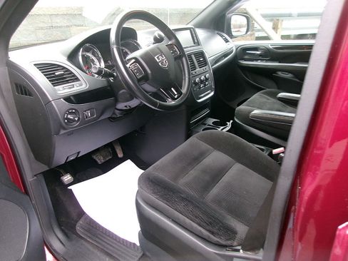 Used 2019 Dodge Grand Caravan SE image 13