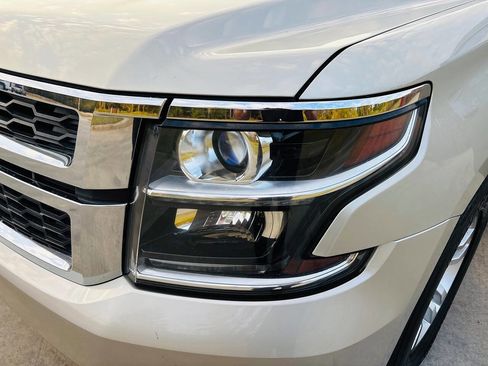 Used 2016 Chevrolet Suburban LT image 8