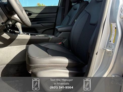 New 2025 Jeep Compass Latitude w/ Sun & Sound Group image 14