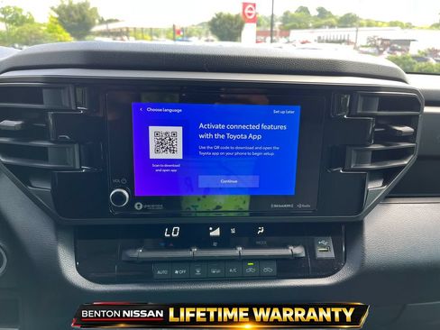 Used 2024 Toyota Tundra SR AWD/4WD image 17