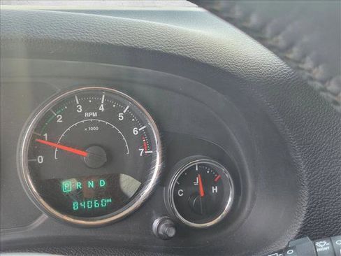 Used 2016 Jeep Wrangler Sahara w/ Connectivity Group AWD/4WD image 5