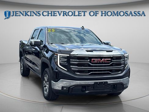 Used 2025 GMC Sierra 1500 SLT AWD/4WD image 11