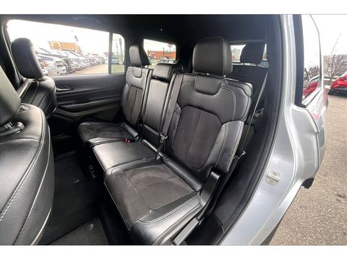 Used 2024 Jeep Grand Cherokee L Laredo image 29