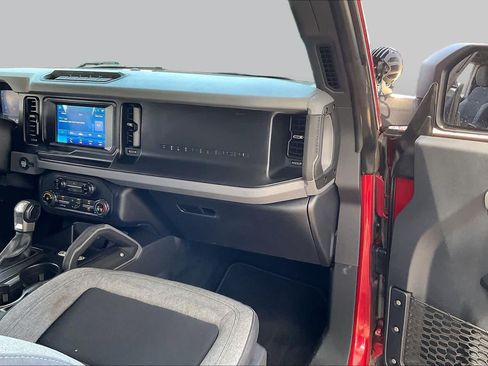 Used 2021 Ford Bronco Big Bend w/ Sasquatch Package AWD/4WD image 18