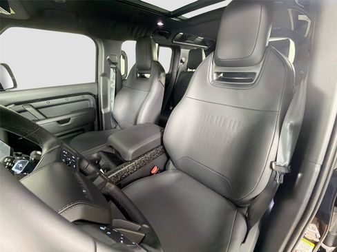 Certified 2026 Land Rover Defender 110 OCTA AWD/4WD image 20