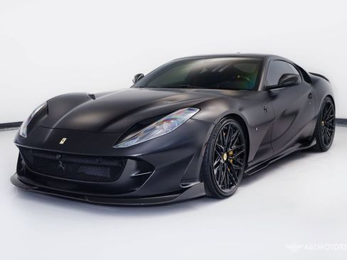 Used 2019 Ferrari 812 Superfast image 2