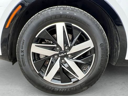 Used 2023 Kia Sorento EX image 23