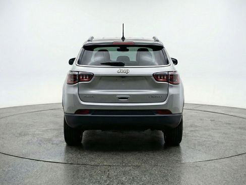 Used 2025 Jeep Compass Trailhawk AWD/4WD image 7