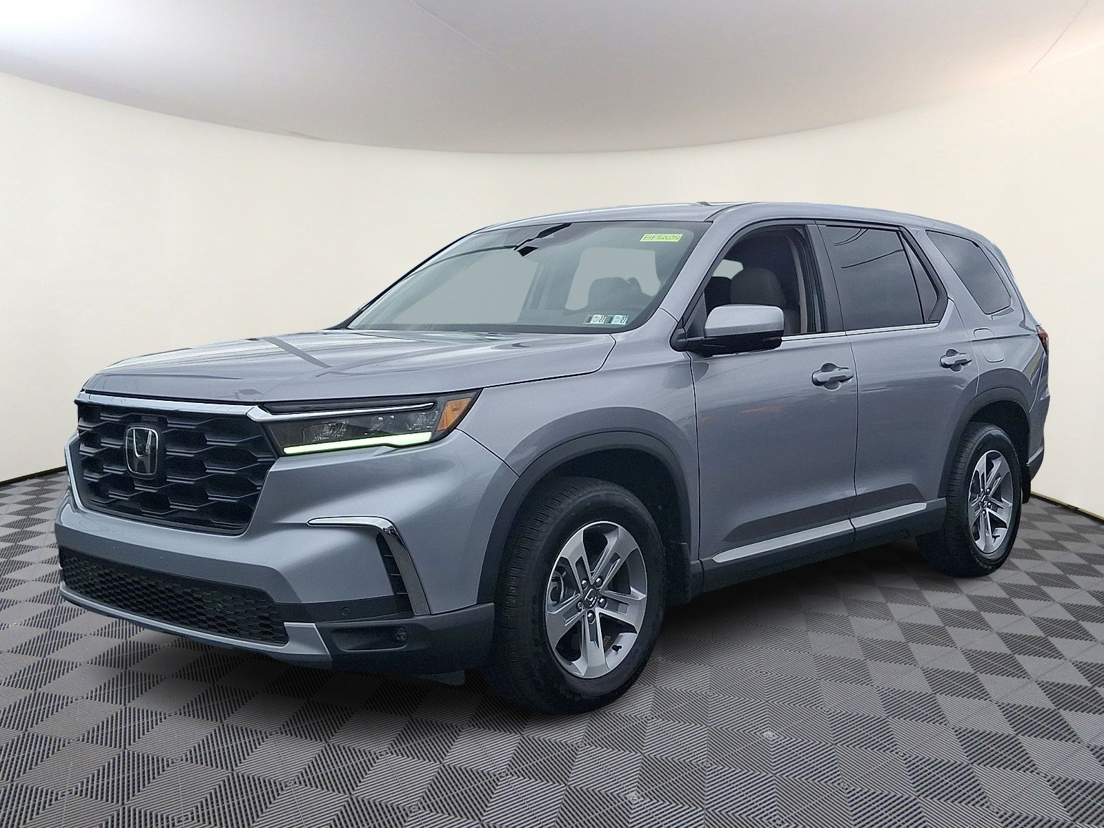 Used 2025 Honda Pilot EX-L image 3