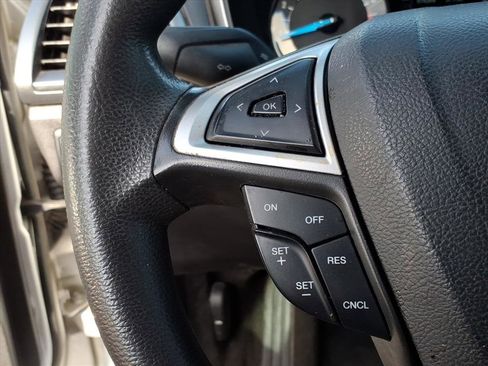 Used 2016 Ford Fusion SE image 23