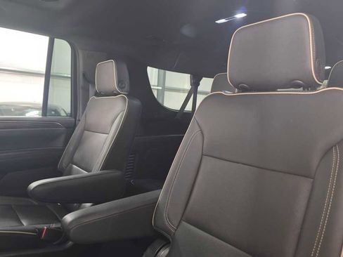 Used 2021 Chevrolet Suburban Premier w/ Premium Package image 22