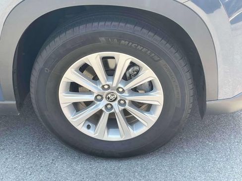 Used 2024 Toyota Grand Highlander AWD image 9